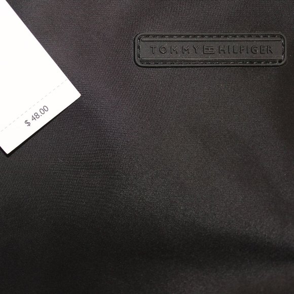 NWT TOMMY HILFIGER TRAVEL SET BLACK